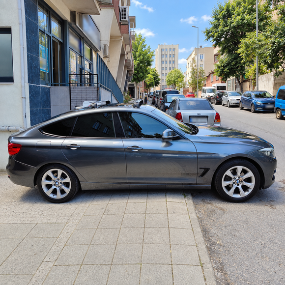 Vehicle-specific aluminum roof rack cross bars product image
