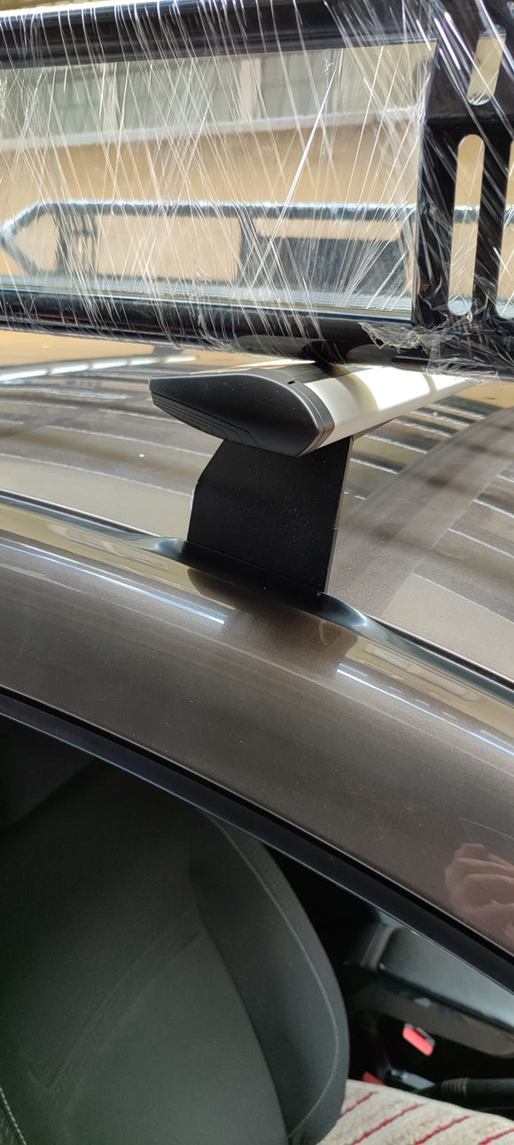 333. Kompatibel mit abschließbaren Aluminium-Dachträgern für Fahrzeuge mit Standarddach Toros Pro 3 Silver