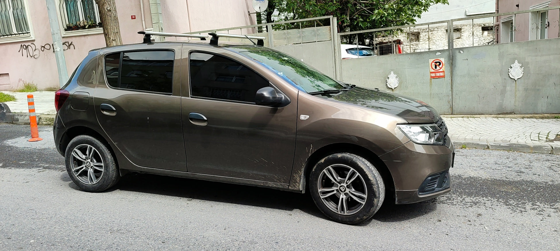 For Dacia Sandero 2013-2020 Roof Rack System, Aluminium Cross Bar, Silver