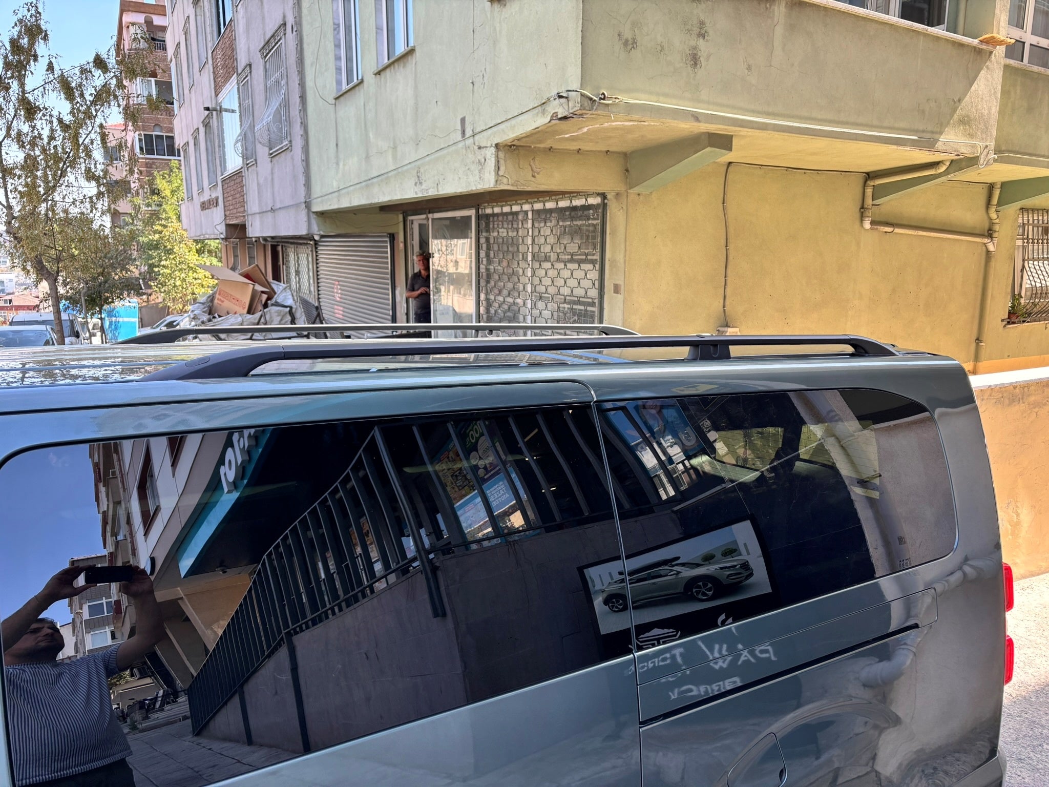 Für Volkswagen Transporter T6 SWB ab 2015 Dachseitenreling Ultimate Style Alu Schwarz