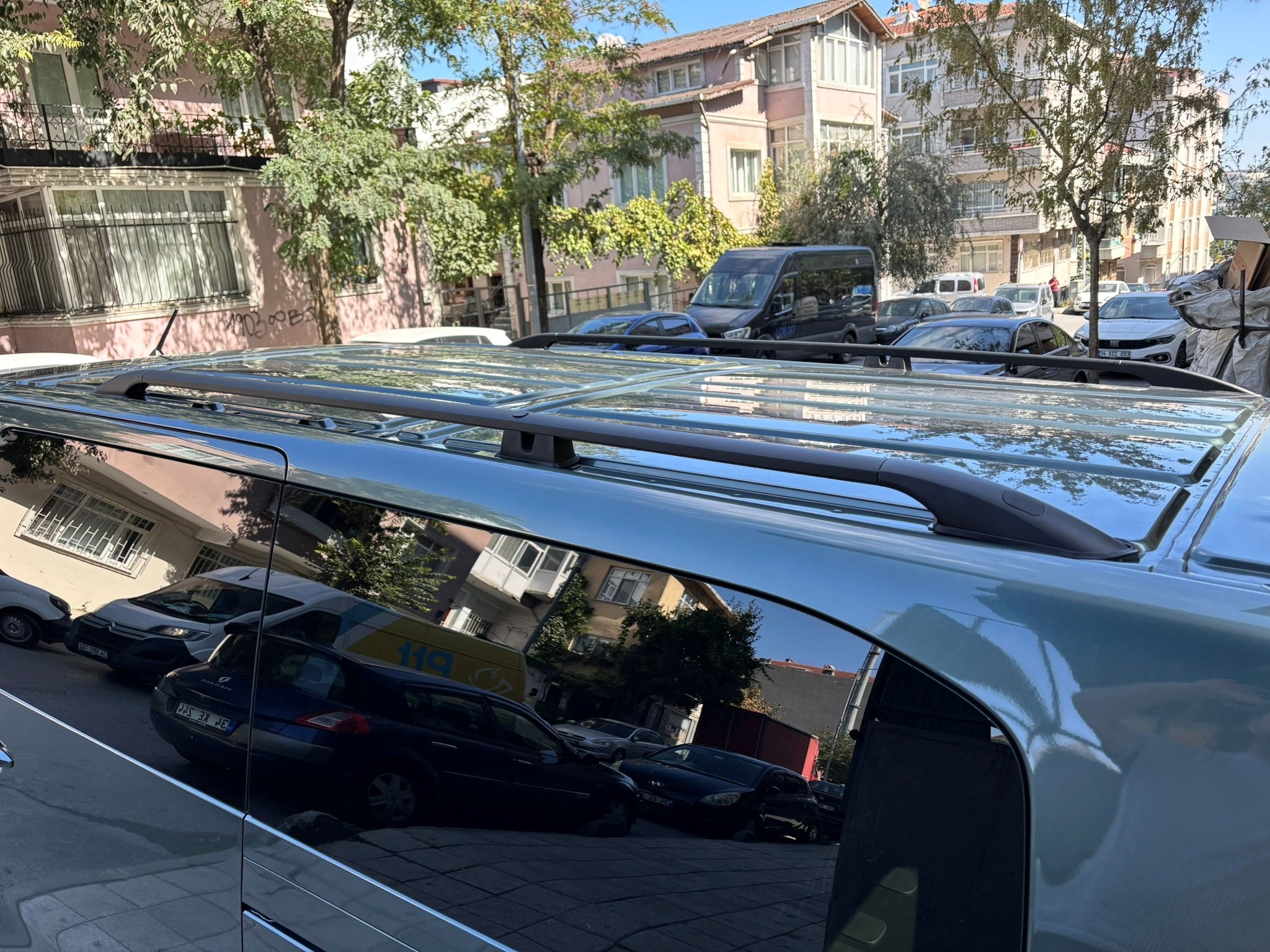 Für Volkswagen Transporter T6 SWB ab 2015 Dachseitenreling Ultimate Style Alu Schwarz
