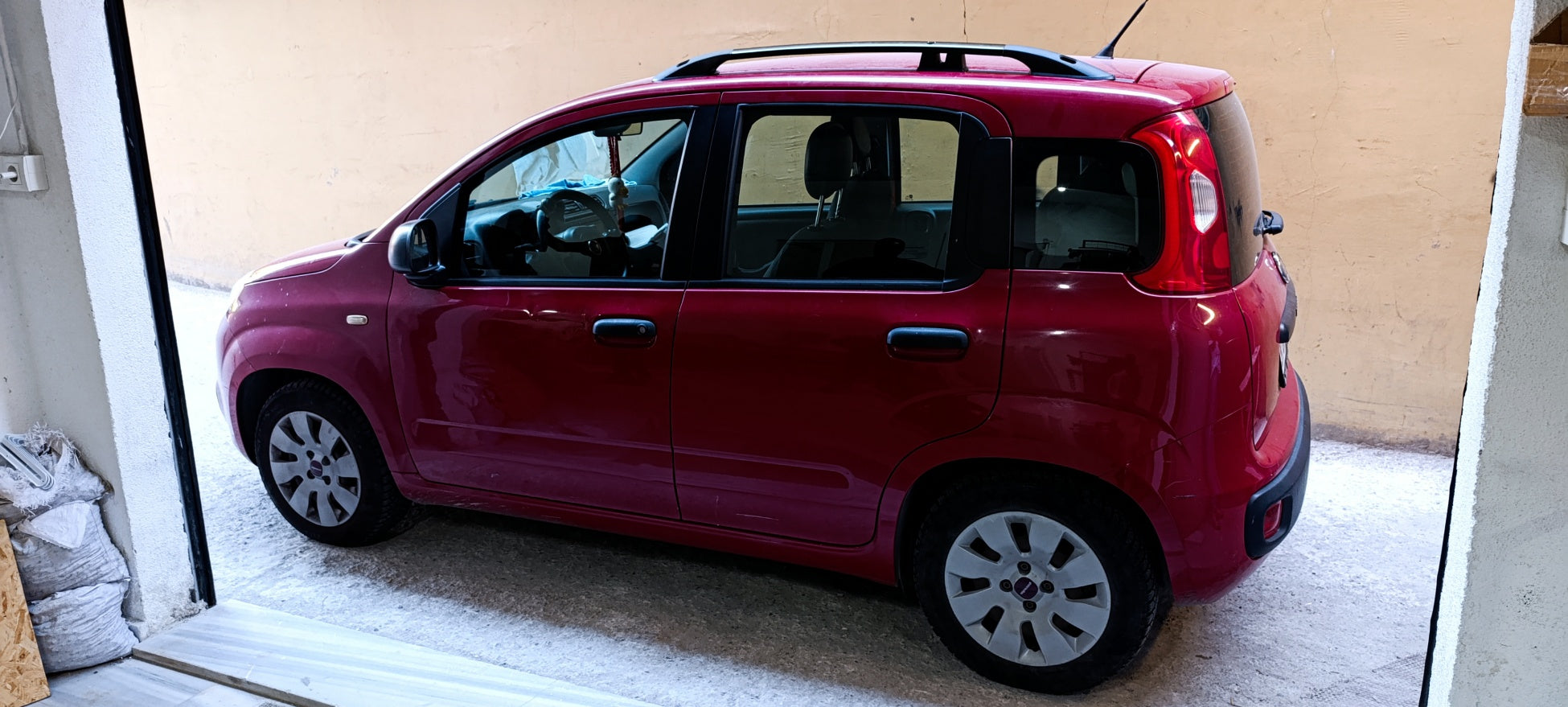 Plus Roof Rails Dachträger kompatibel mit Fiat Panda ab 2013 zur Befestigung von Dachträgern, Dachboxen oder Dachfahrradträgern, robuste Aluminiumkonstruktion, schwarz