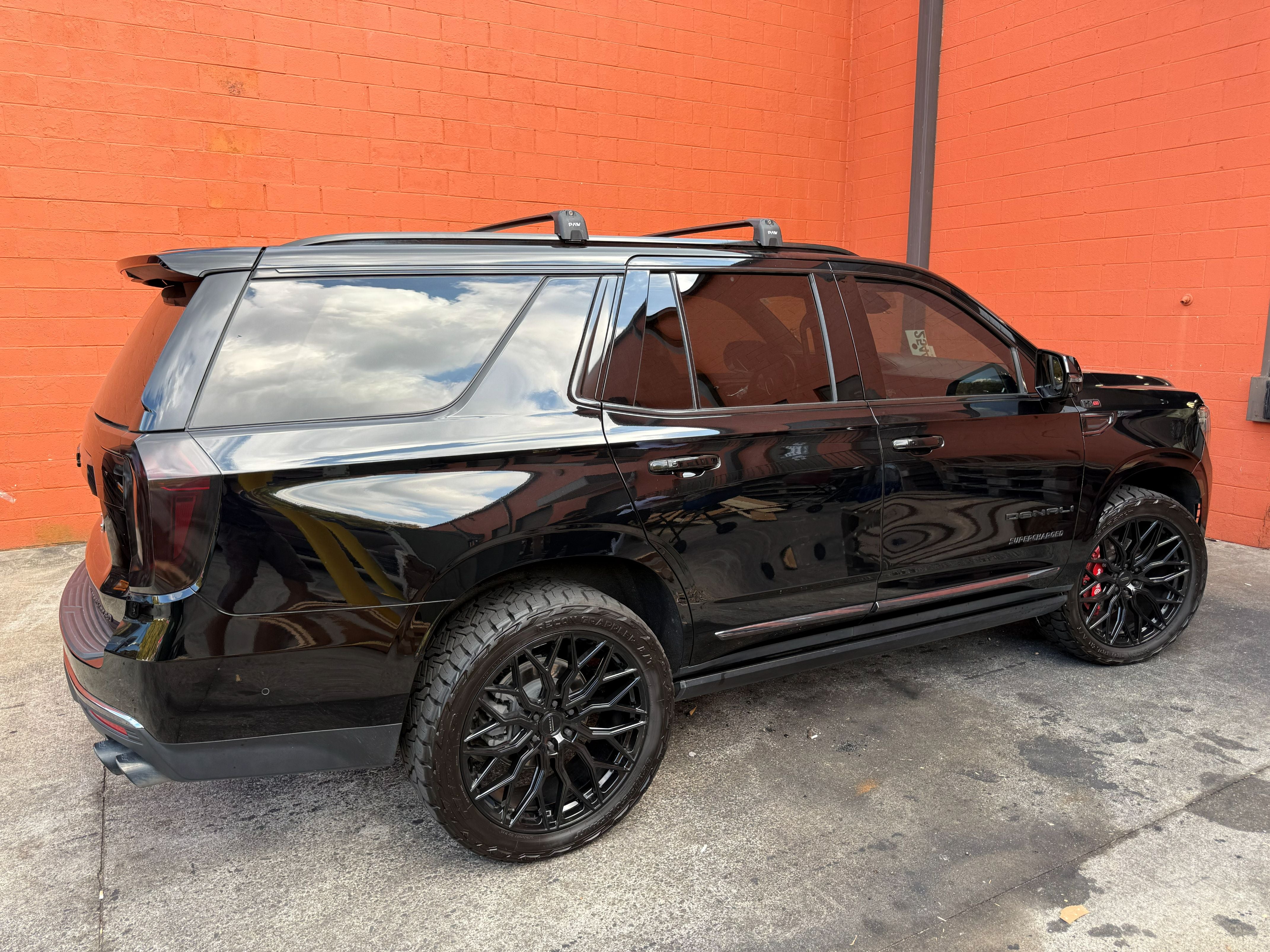 キャディラックバー Cadillac Vistiq Roof Rack 2025 | Aluminum Cross Bar System | Black