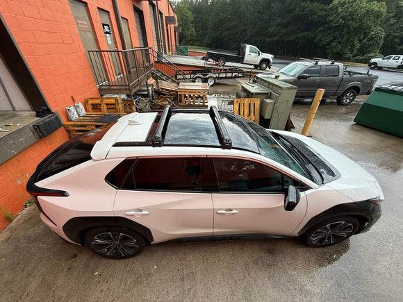 Kompatibel mit Subaru Soltera ab 2023. Abschließbarer Aluminium-Dachträger für Fahrzeuge mit Standarddach Toros Pro 2 Black