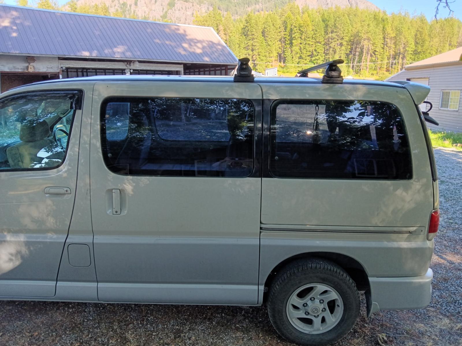 For Toyota HiAce Regius (1997-2002) Roof Rack Cross Bars Fix Point Fix Pro Series, Silver