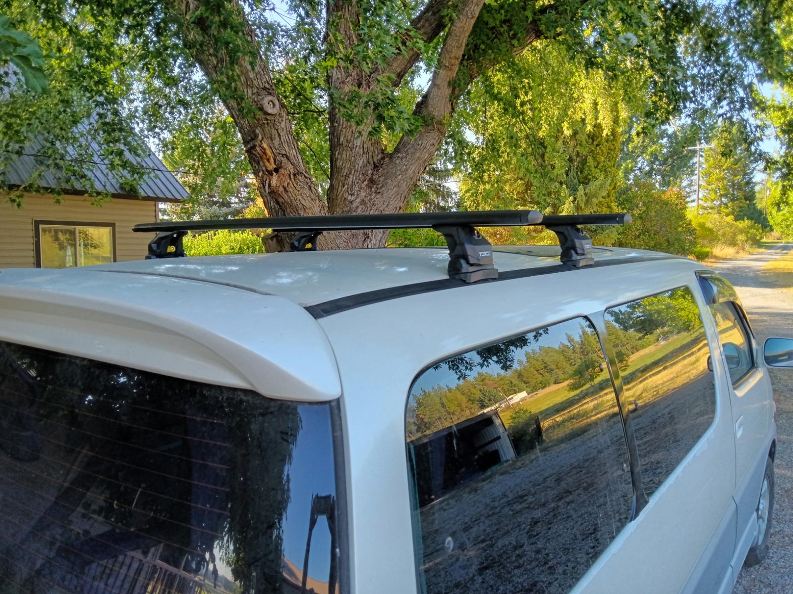 For Toyota HiAce Regius (1997-2002) Roof Rack Cross Bars Fix Point Fix Pro Series, Silver