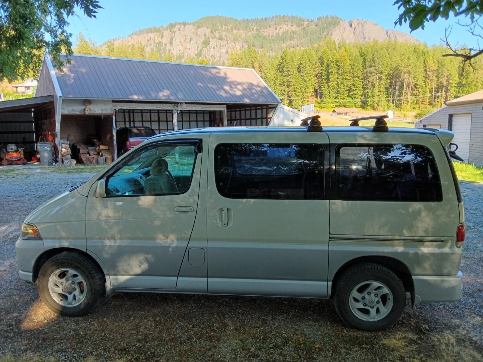 For Toyota HiAce Regius (1997-2002) Roof Rack Cross Bars Fix Point Fix Pro Series, Silver