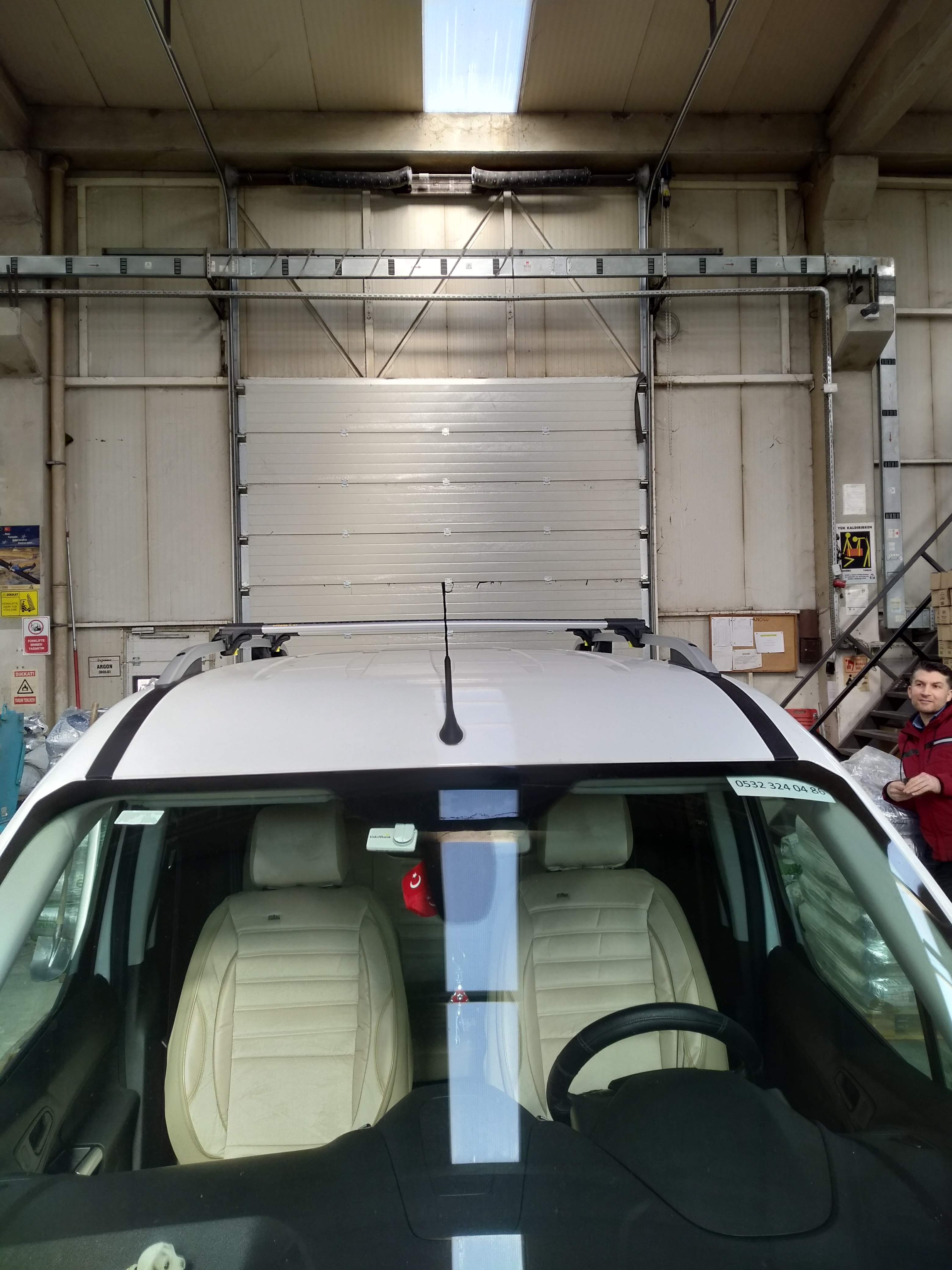 Für Ford Transit / Tourneo Connect LWB ab 2014, 2 Dachträger + 2 Aluminium-Querstangen, Metallhalterung, abschließbar, schwarz