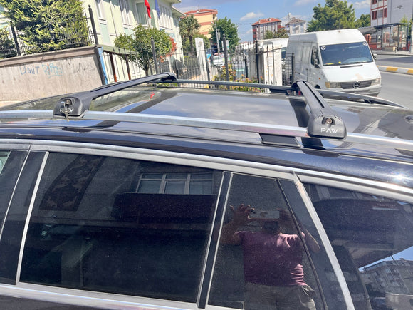 111. Kompatibel mit abschließbaren Aluminium-Dachträgern für Fahrzeuge mit Standarddach Toros Pro 1 Silver