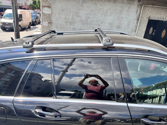 111. Kompatibel mit abschließbaren Aluminium-Dachträgern für Fahrzeuge mit Standarddach Toros Pro 1 Black