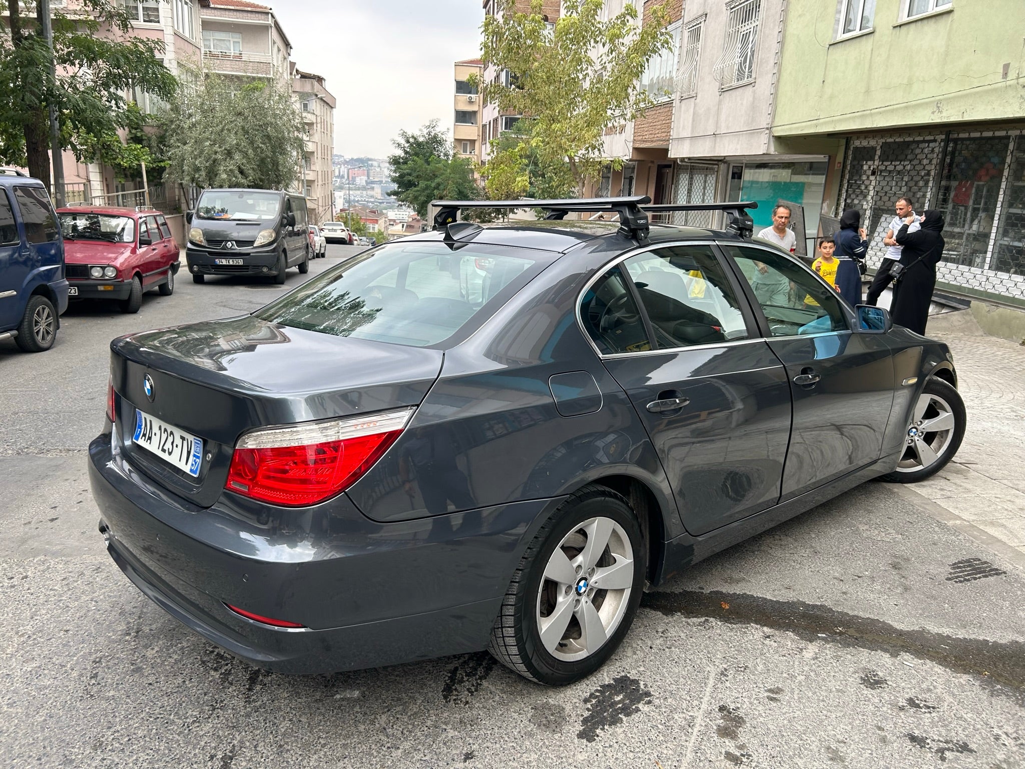 Bmw e60 roof rack hot sale