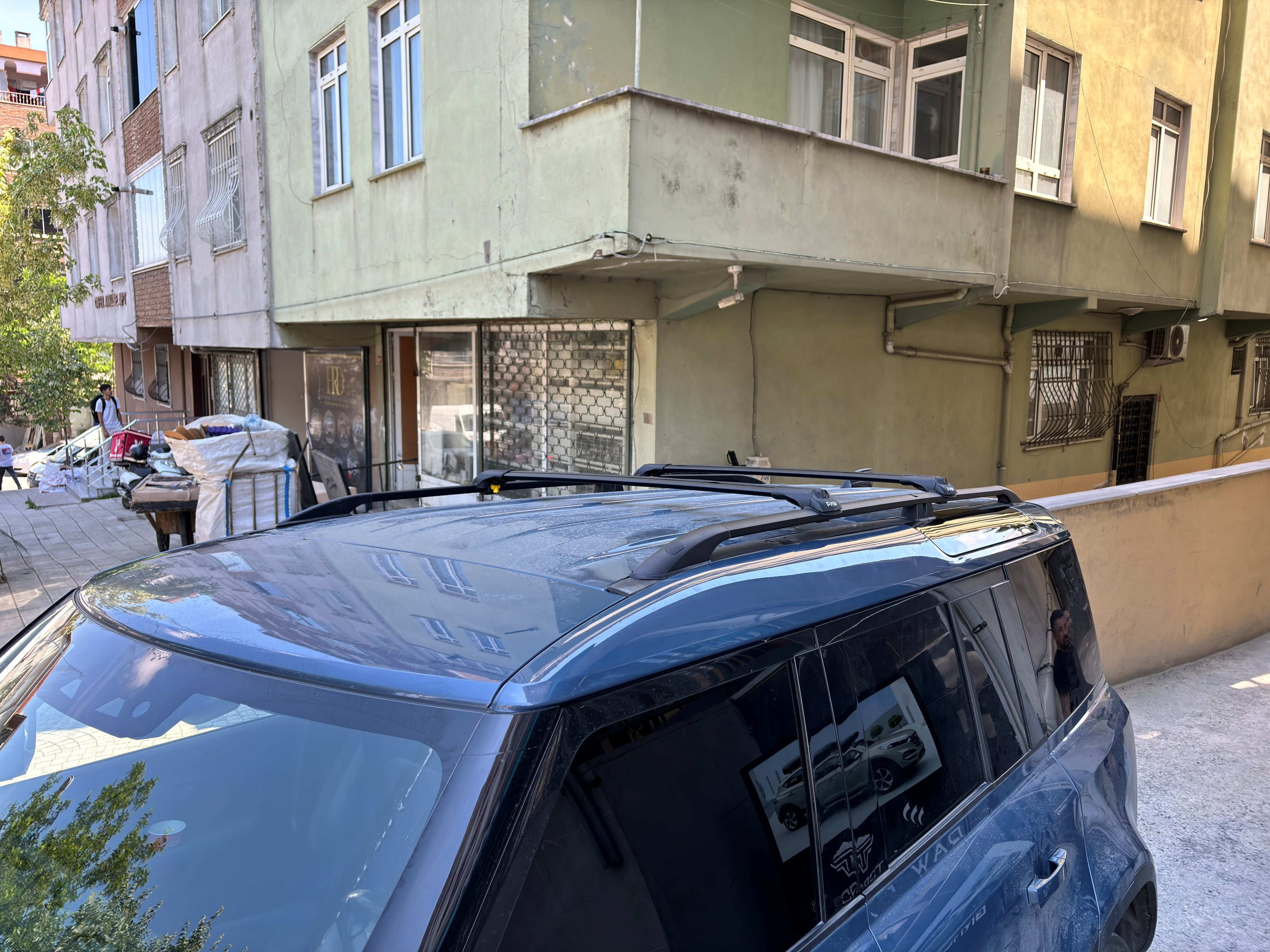 Für Volkswagen Transporter T6 SWB ab 2015 Dachseitenreling Ultimate Style Alu Schwarz