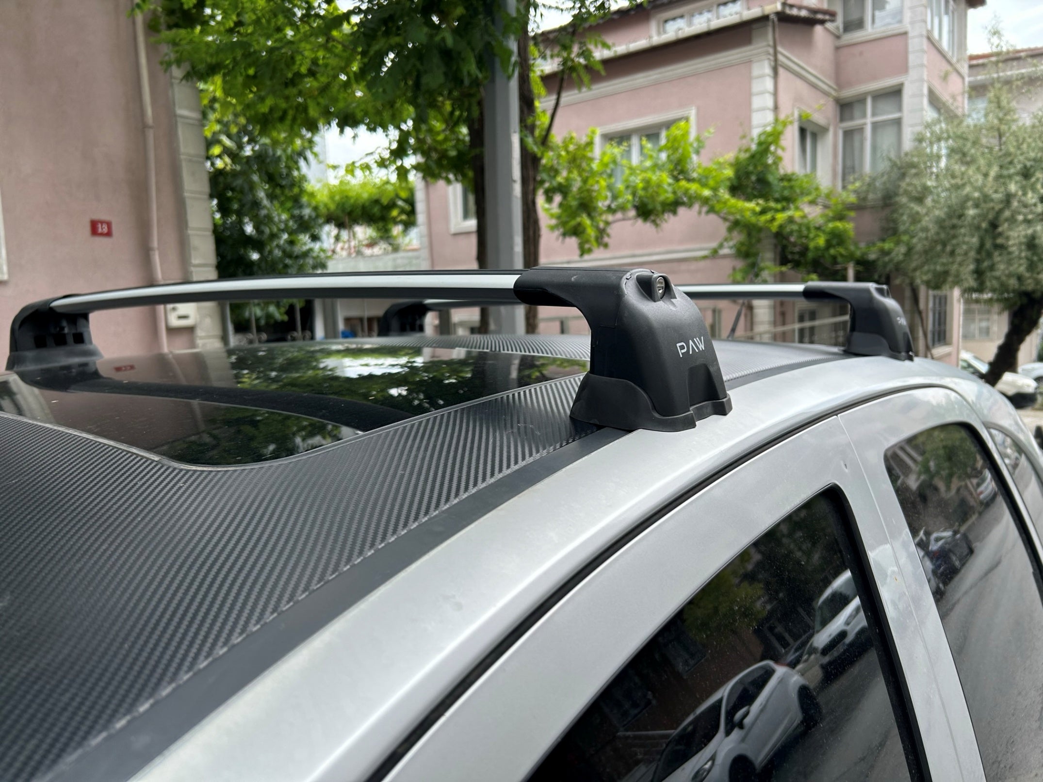 333. Kompatibel mit abschließbaren Aluminium-Dachträgern für Fahrzeuge mit Standarddach Toros Pro 3 Silver