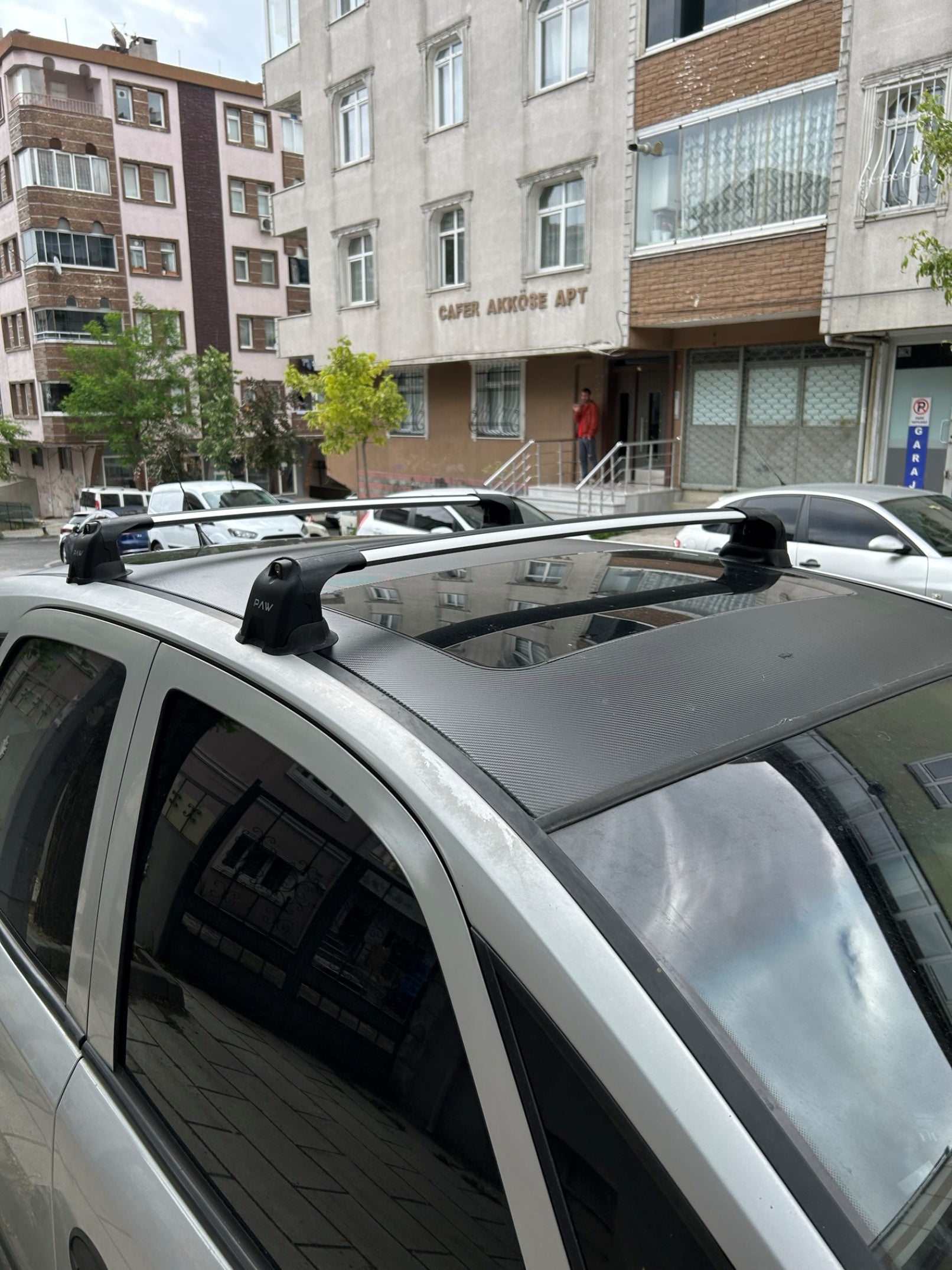 333. Kompatibel mit abschließbaren Aluminium-Dachträgern für Fahrzeuge mit Standarddach Toros Pro 3 Silver