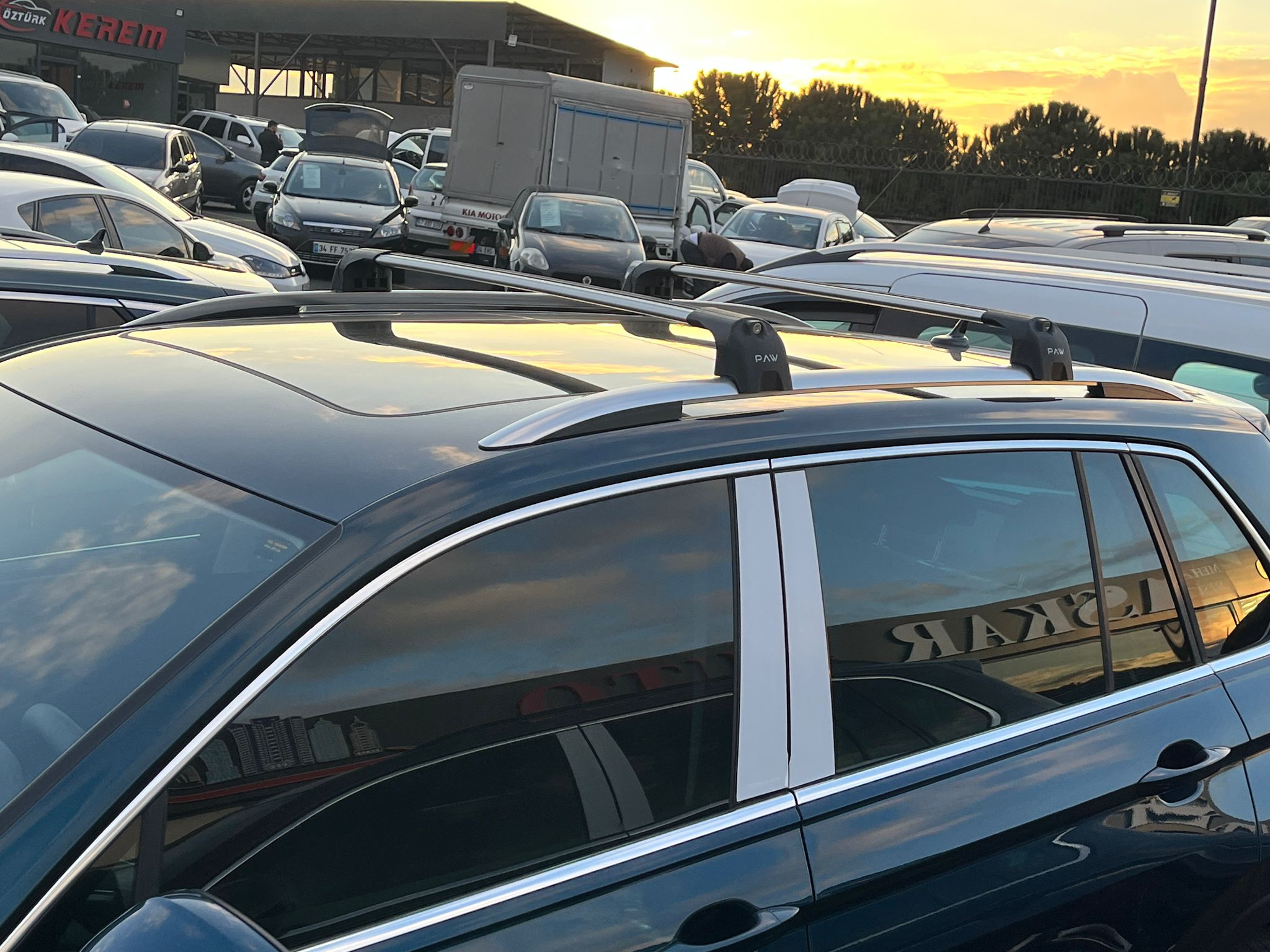 Pro 2 roof rack 1069147f b348 405a af05 667ae79807d8