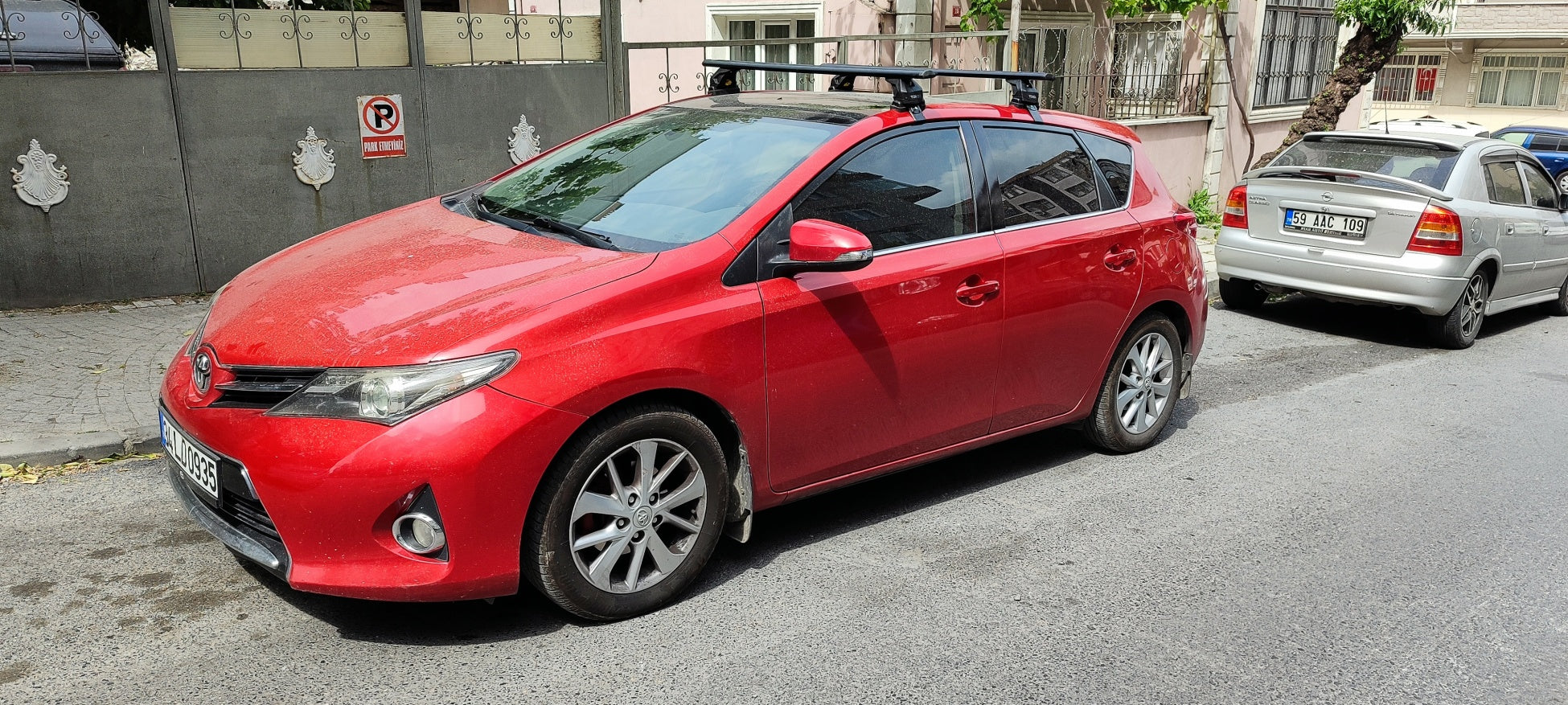 Dachträger Toyota Auris (mit Glasdach) 2013–19, Silber