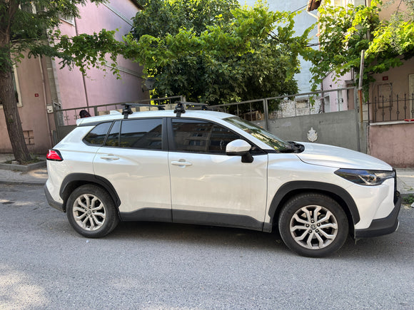 444. Kompatibel mit abschließbaren Aluminium-Dachträgern für Fahrzeuge mit Standarddach Toros Pro 4 Black