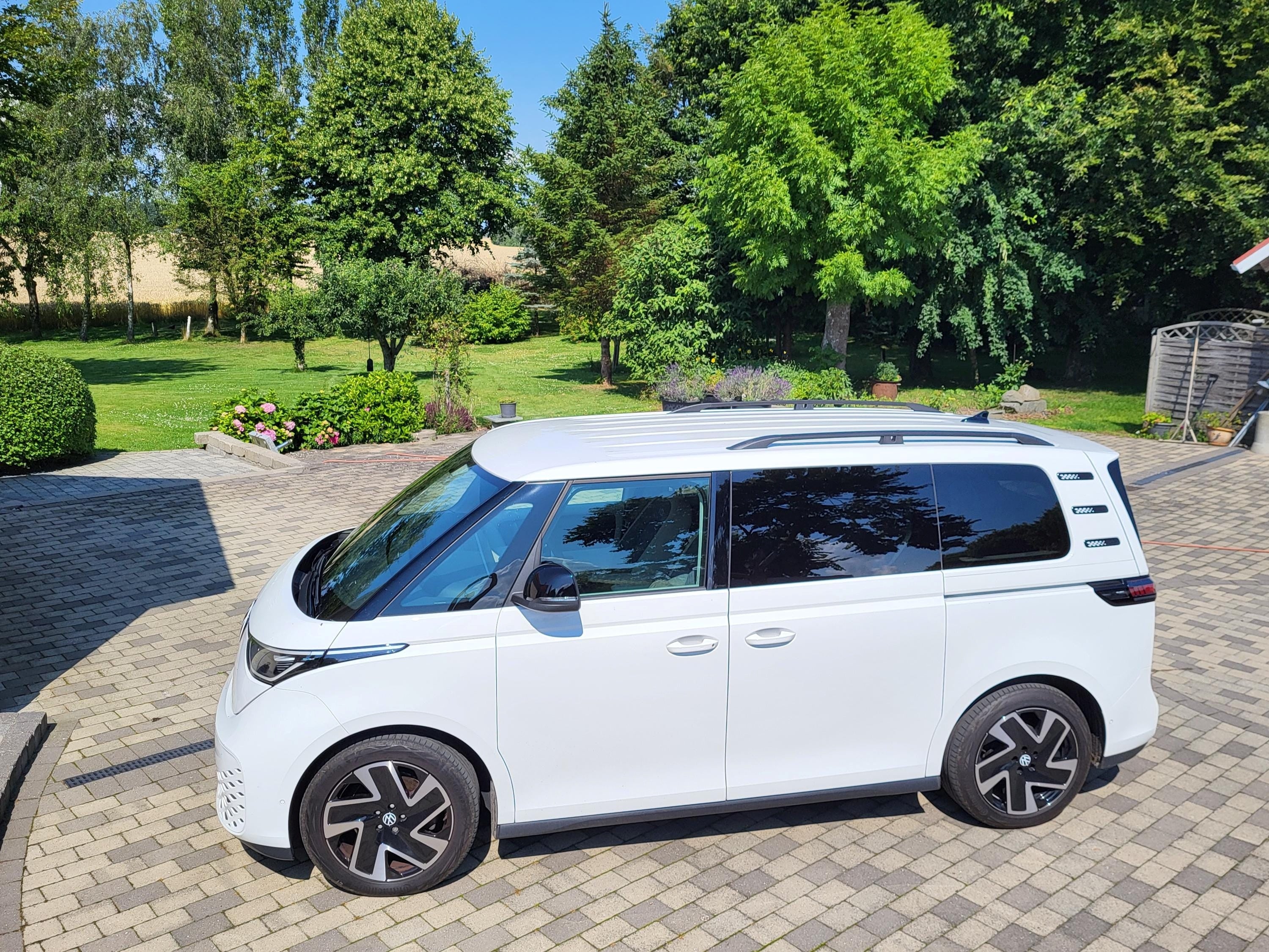 For Volkswagen ID. Buzz LWB L2 Roof Side Rails and Roof Rack Cross Bars Black