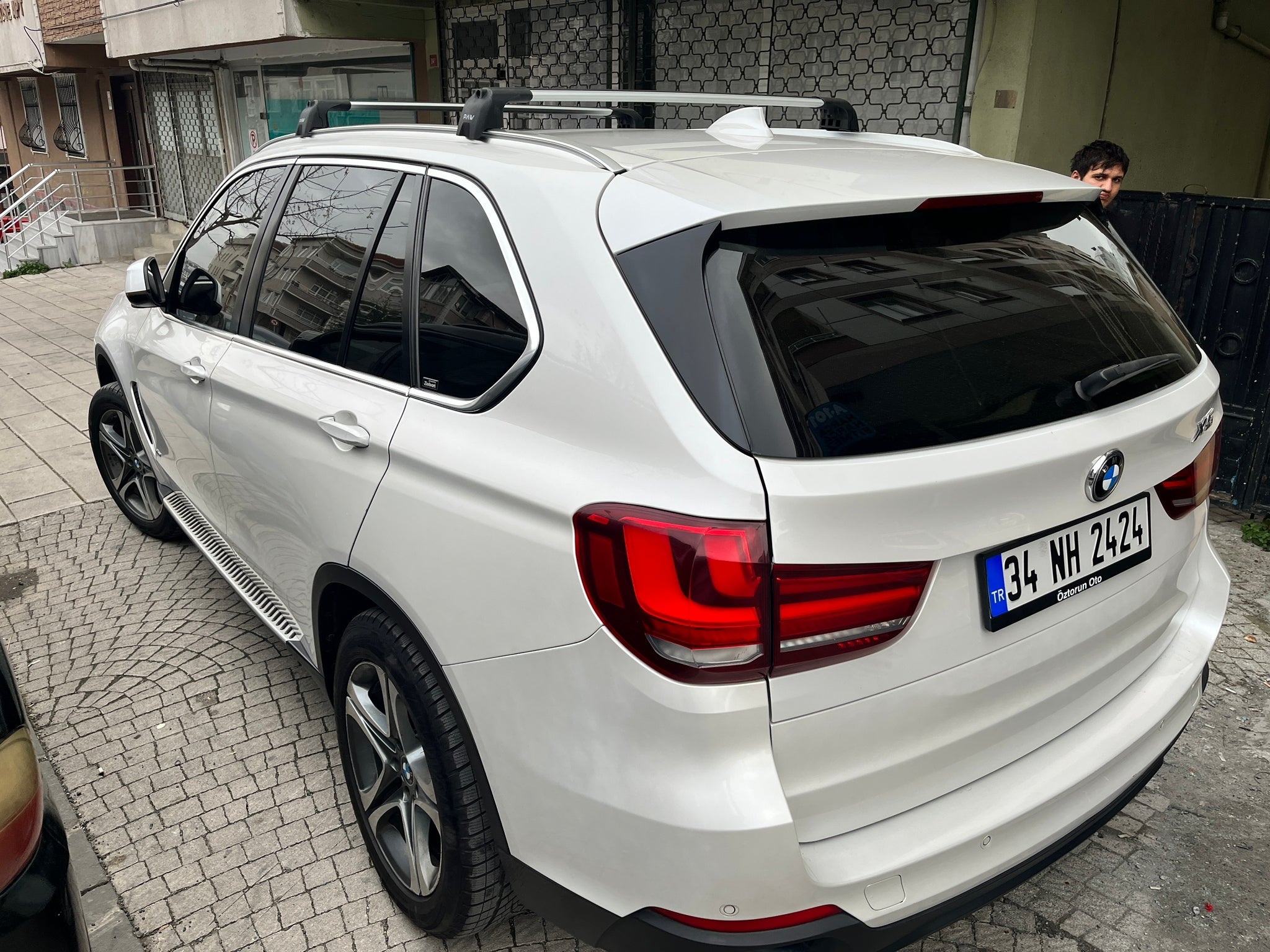 Für BMW X5 G05 2018-Up Dachträgersystem, Aluminium-Querstange, Metallhalterung, bündige Schienen, Silber