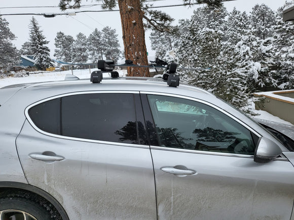 Für Alfa Romeo Stelvio 2017-Up Dachträgersystem, Aluminium-Querstange, Metallhalterung, bündige Schienen, Schwarz