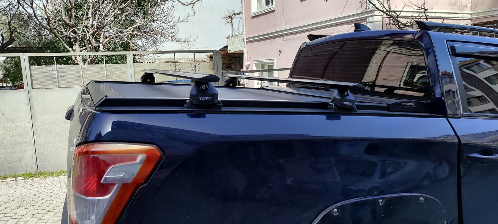 For Ssangyong Musso 2018-Up Roof Rack System, Aluminium Cross Bar, Metal Bracket, Raised Rail, Black