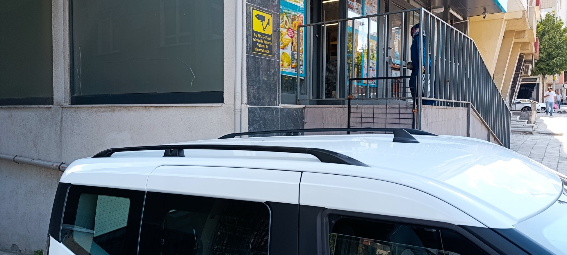 For Chevy City Express Roof Rails and Roof Rack Cross Bars Plus Black Color