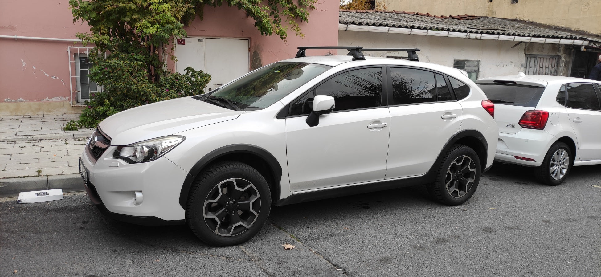 passend für Subaru Forester Crossbar Dachträger für Fahrzeuge mit Fixpunkt (2018--&gt;) schwarz 