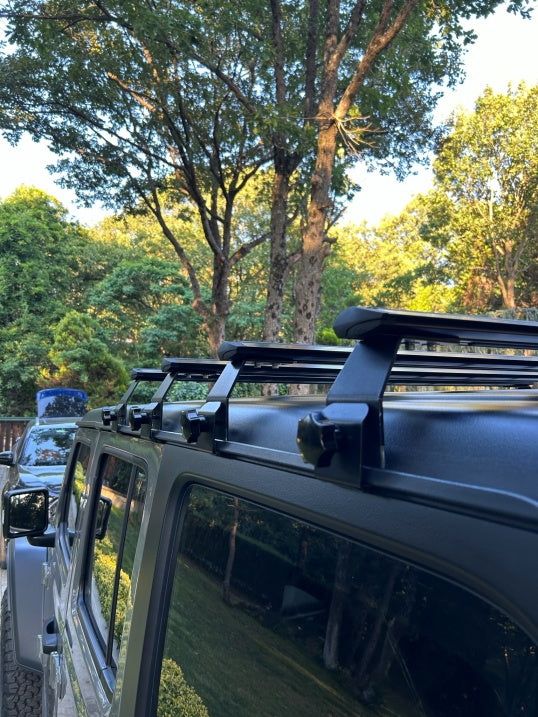 Für Jeep Wrangler JK 2007–2018 Dachträgersystem, Aluminium-Querstange, Metallhalterung, abschließbar, mit Regenrinnen in Silber