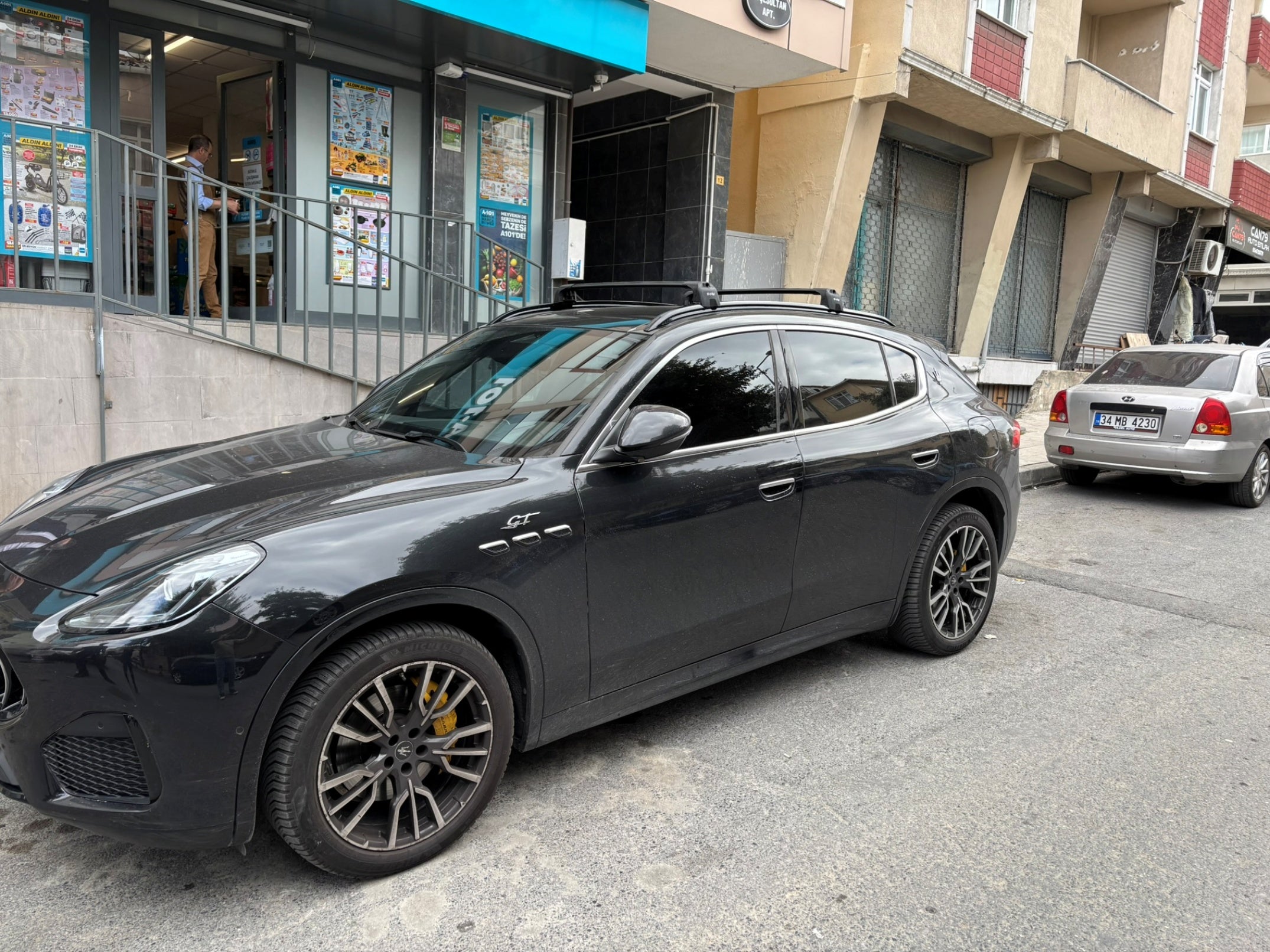 For Maserati Levante Roof Rack System, Aluminium Cross Bar Flush Rail, Black