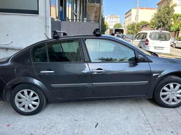 333. Kompatibel mit abschließbaren Aluminium-Dachträgern für Fahrzeuge mit Standarddach Toros Pro 3 Silver