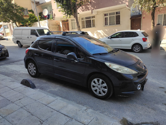 333. Kompatibel mit abschließbaren Aluminium-Dachträgern für Fahrzeuge mit Standarddach Toros Pro 3 Silver