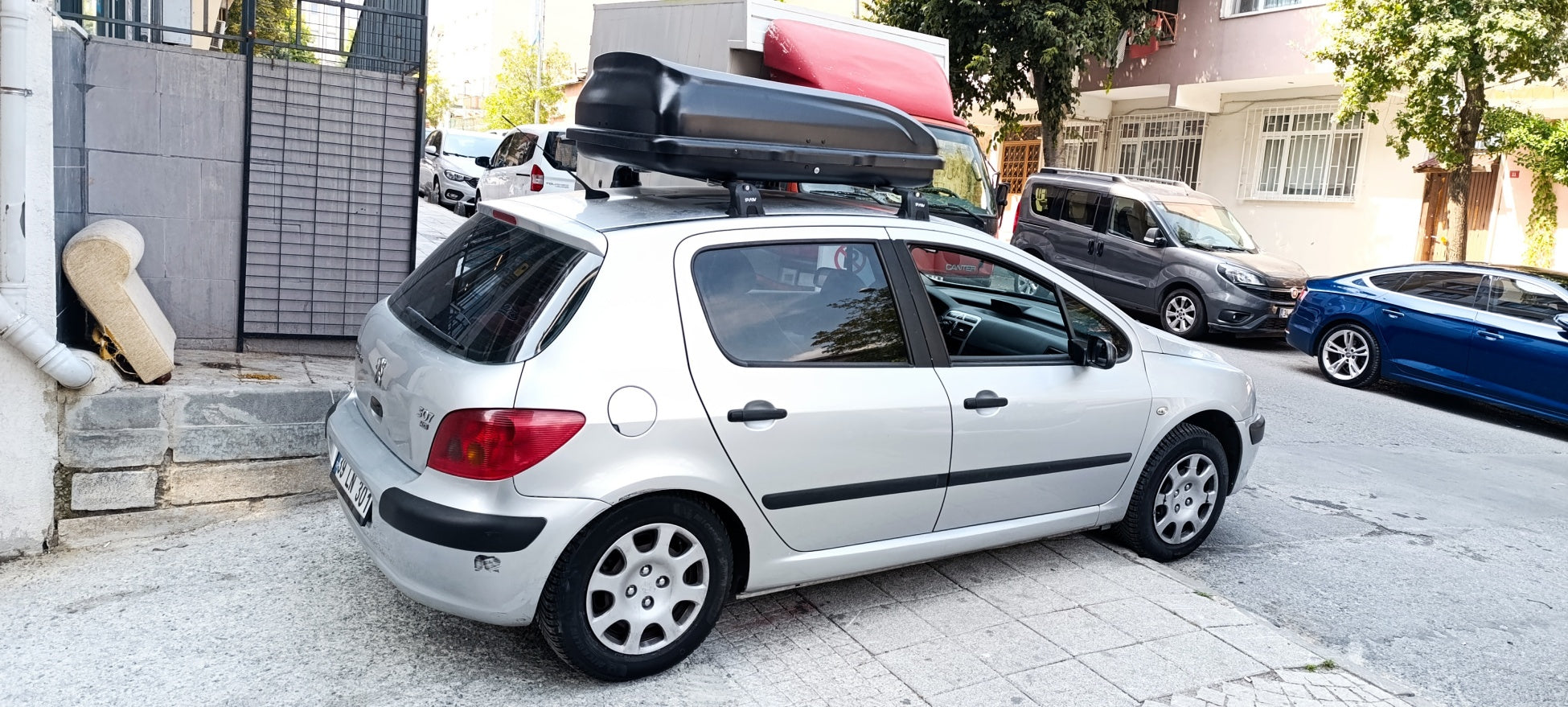 333. Kompatibel mit abschließbaren Aluminium-Dachträgern für Fahrzeuge mit Standarddach Toros Pro 3 Black