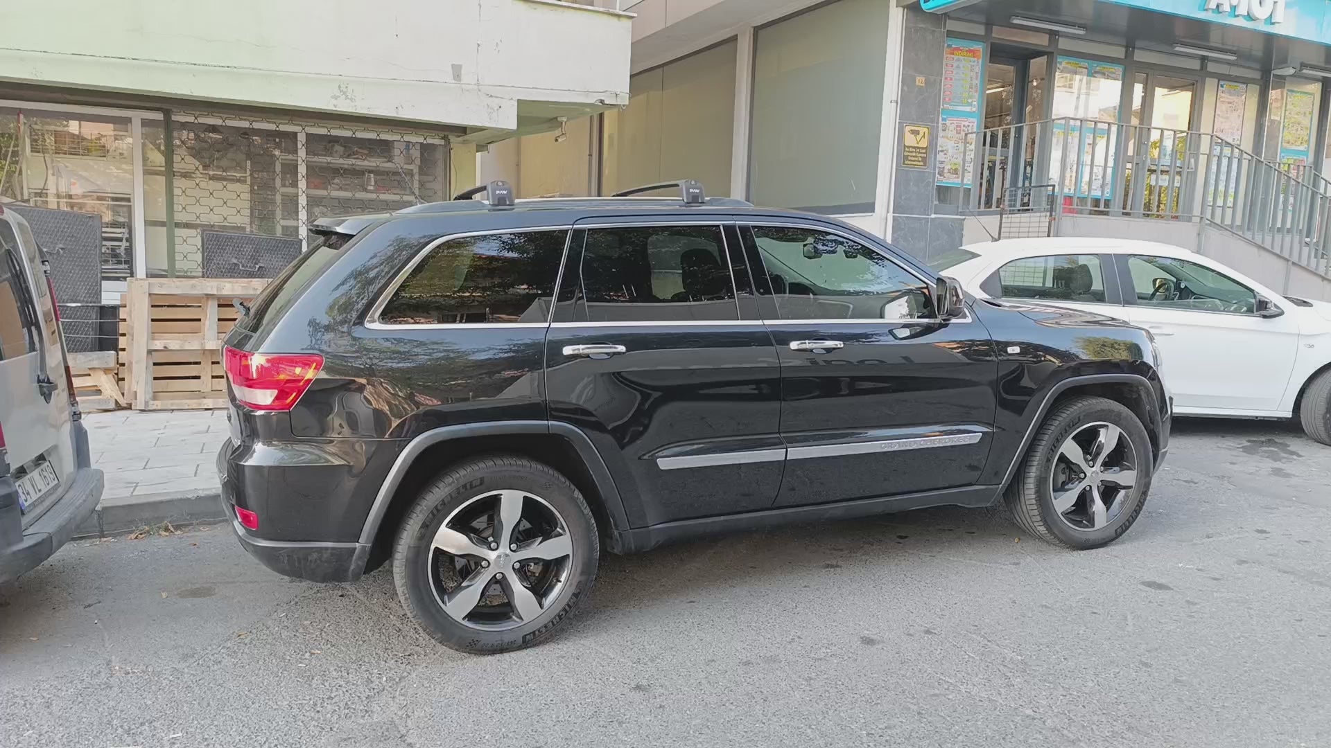 For Jeep Grand Cherokee WK2 2011-2021 Roof Rack Cross Bars Flush Rail Alu Black - 0