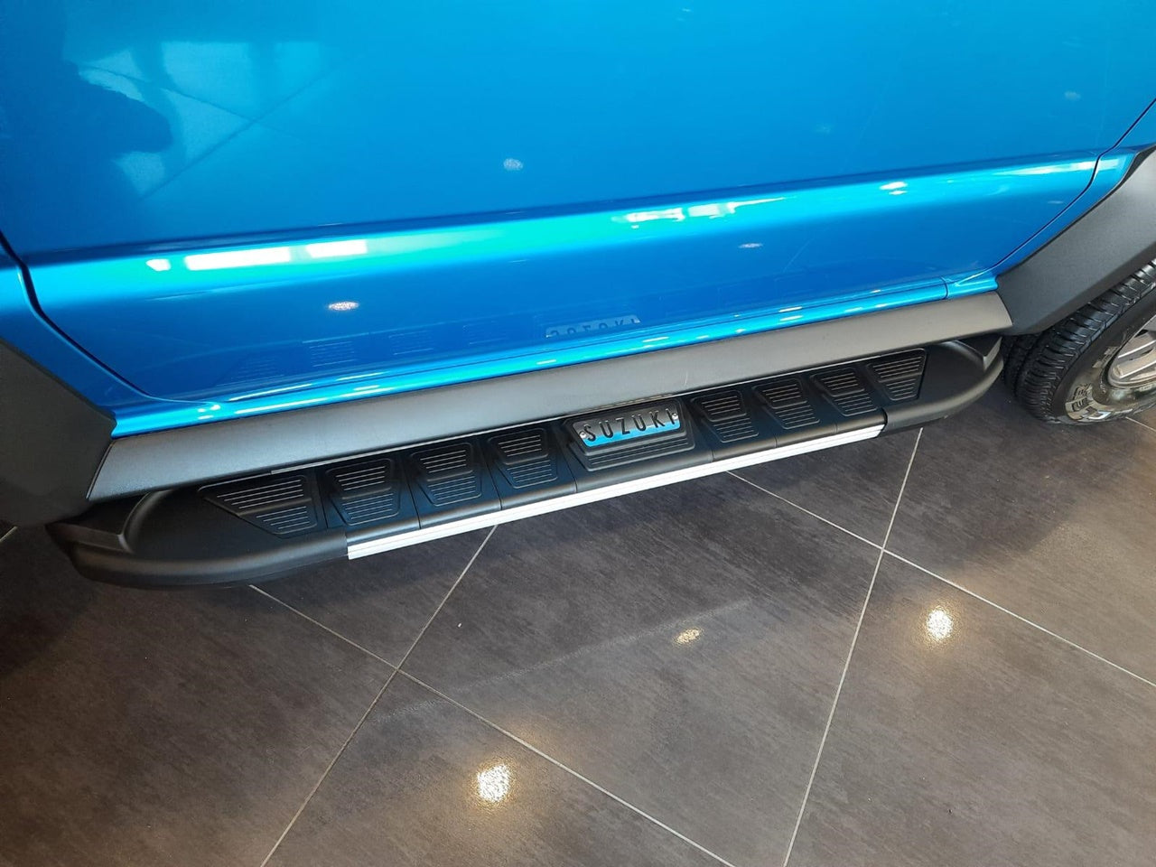 Für Suzuki 3d Jimny Trittbretter Side Step Plus Serie ab 2018